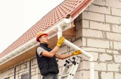 Pose et remplacement de gouttières à la Cassagne